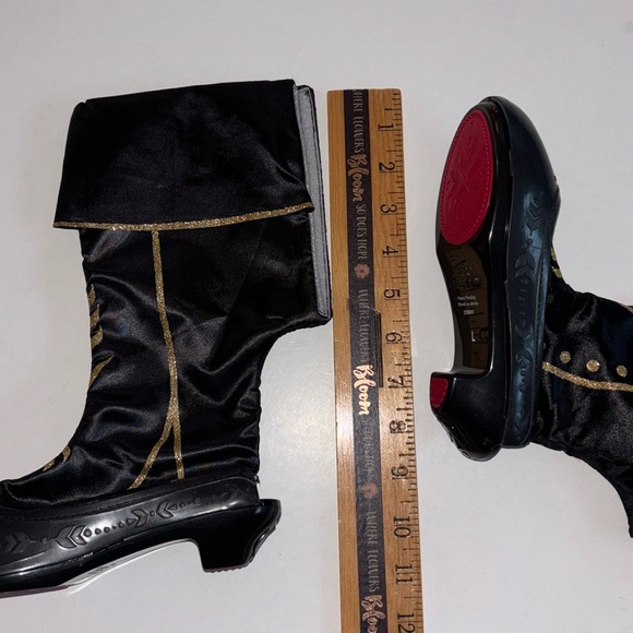 Disney Frozen 2 Anna Travel Dress Costume with Boots NEW WITHOUT TAGS - Picture 4 of 16